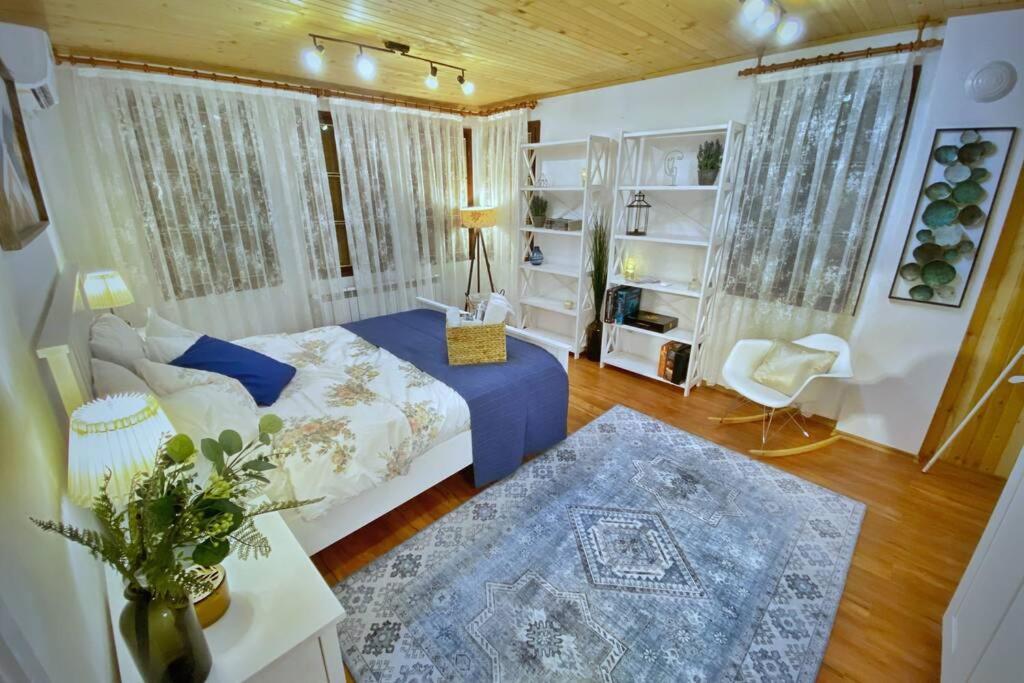The Secret Lodge- New With Private Garage, Entire House Veliko Tarnovo Exterior photo